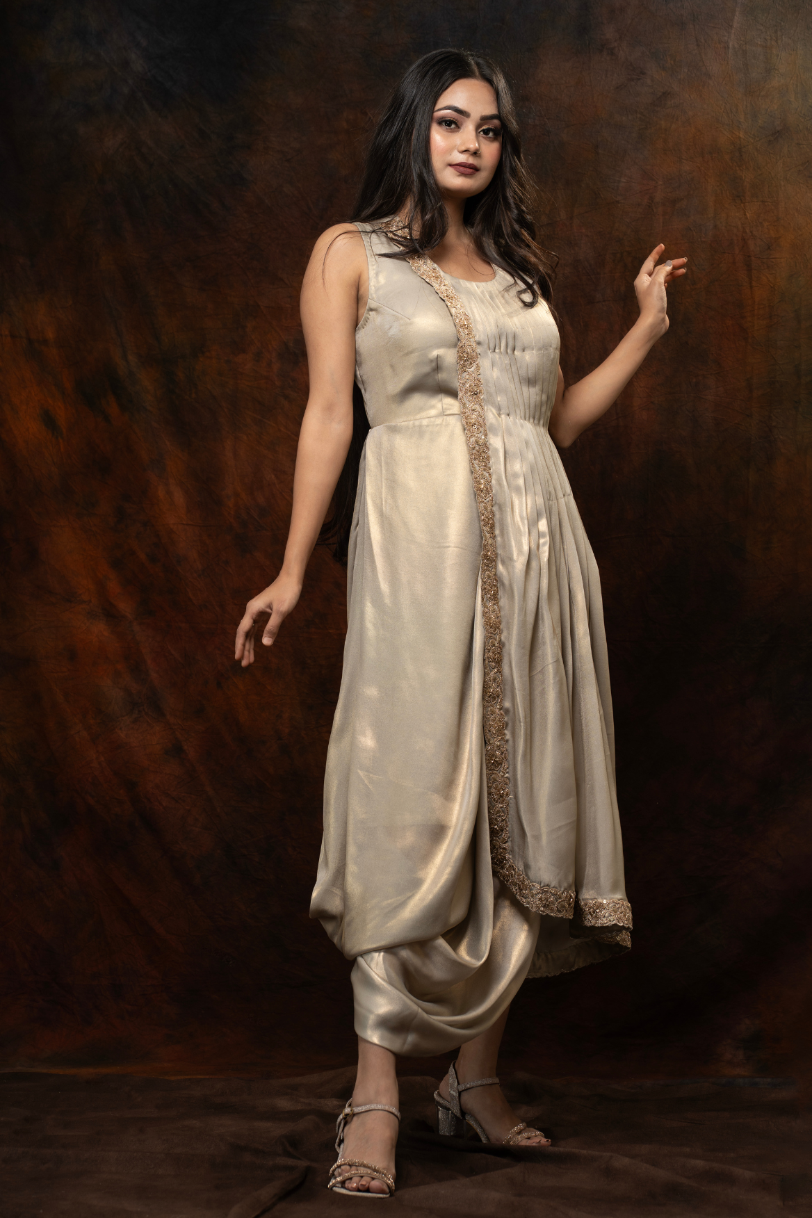 Cowled tunic with tissue shrug