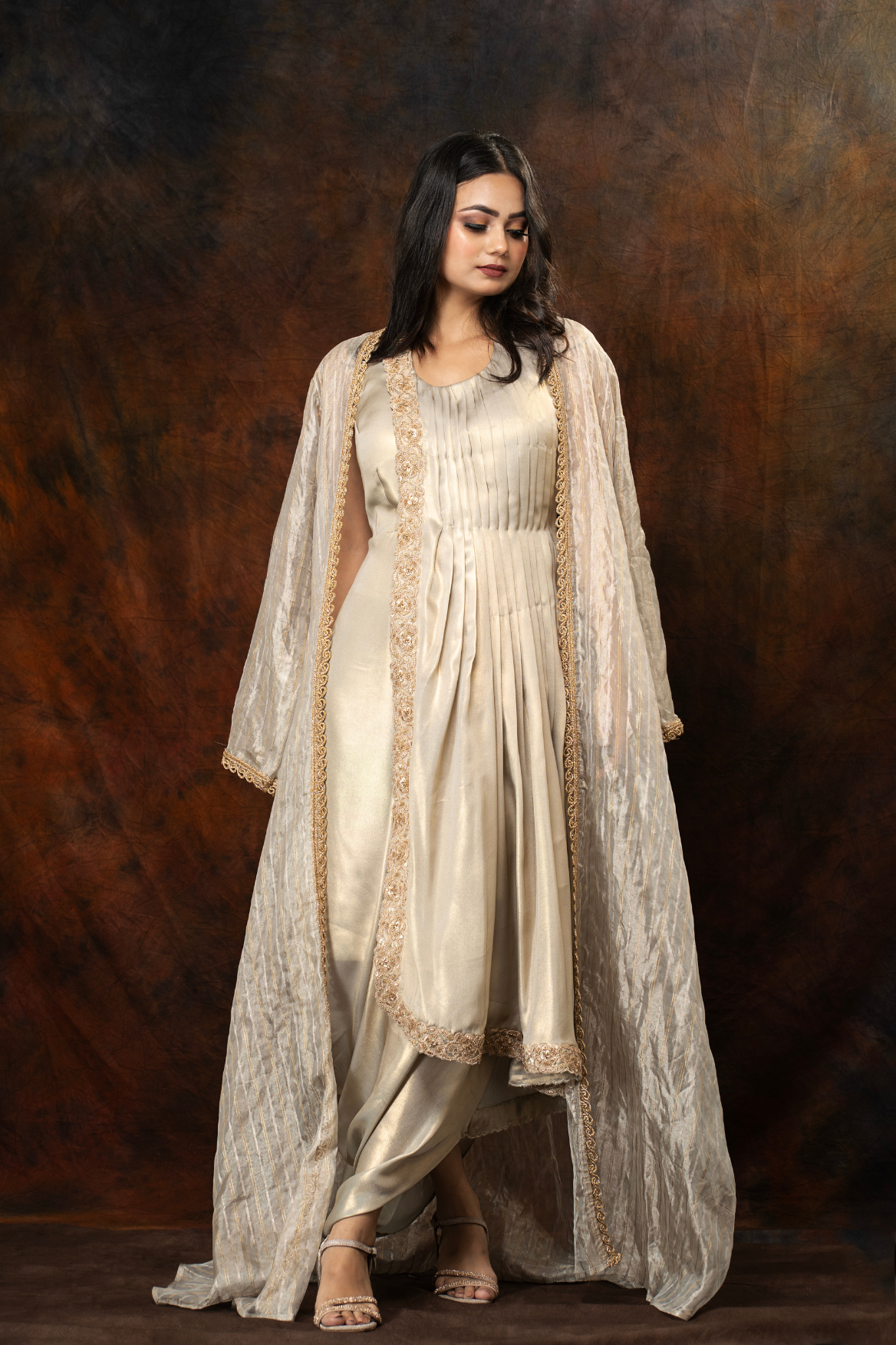 Cowled tunic with tissue shrug