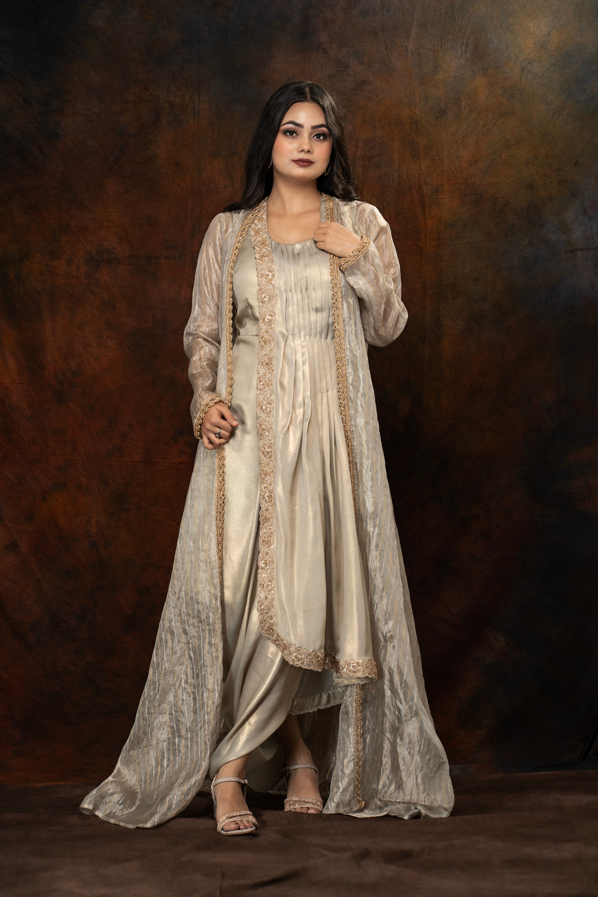 Cowled tunic with tissue shrug