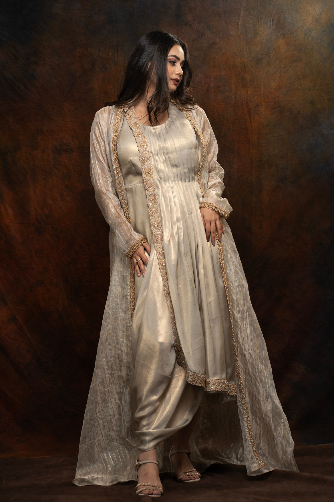 Cowled tunic with tissue shrug