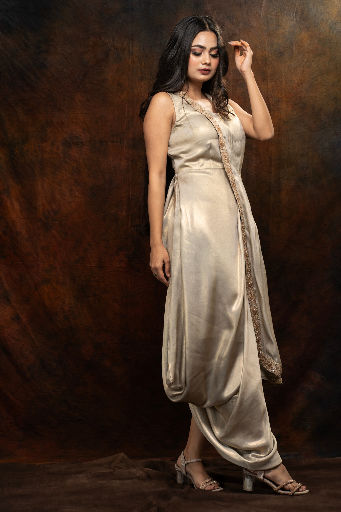 Cowled tunic with tissue shrug